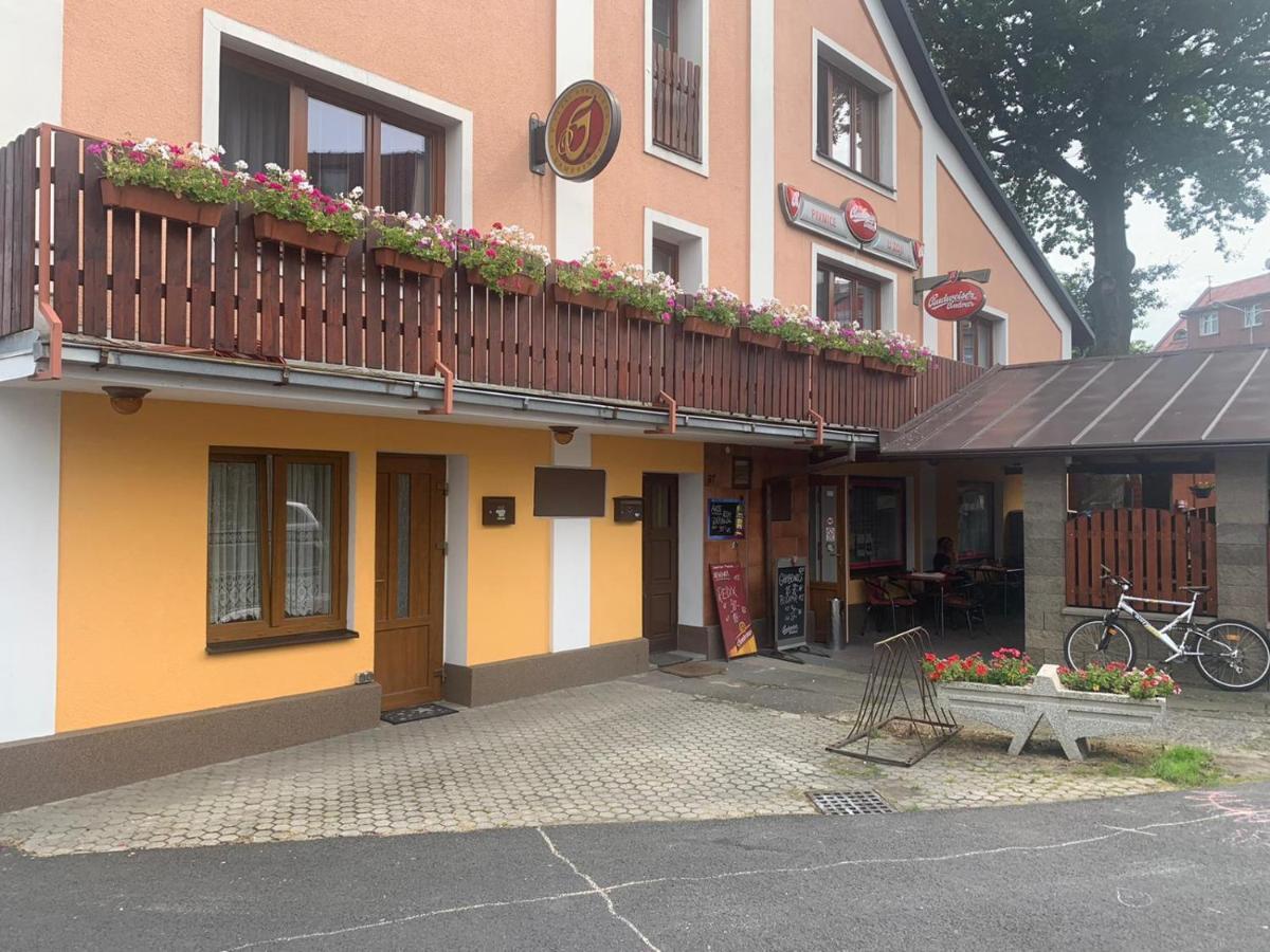 Maly Byt 1+1 Karlsbad Exteriör bild